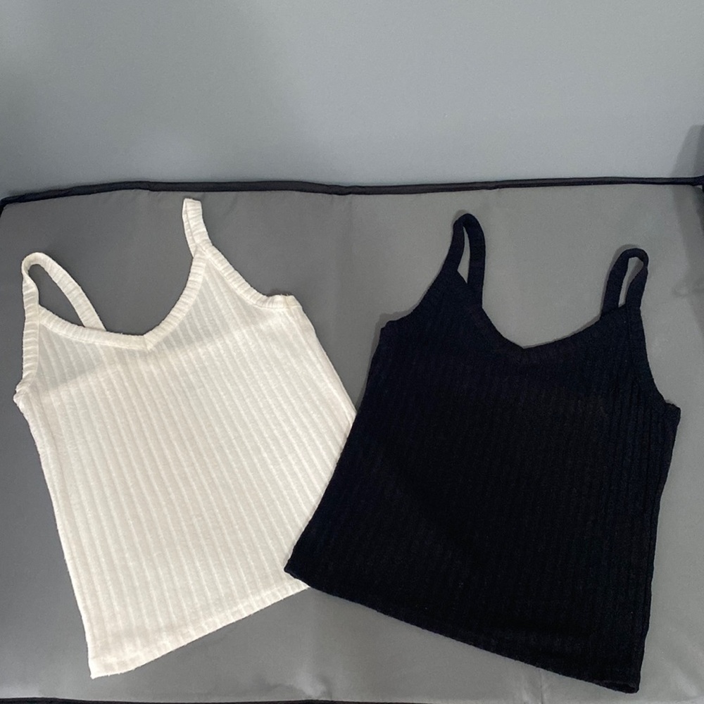 American Eagle V-Neck crop top tank tops
